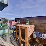 Modern 1-Bed Entire Apartment, London Zone 2